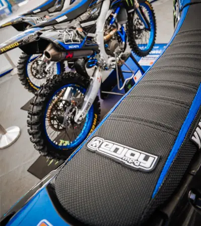 Yamaha XT250 Gripper Seat Cover (2008-2025) – Black Standard, Made In USA By Enjoy Mfg #227